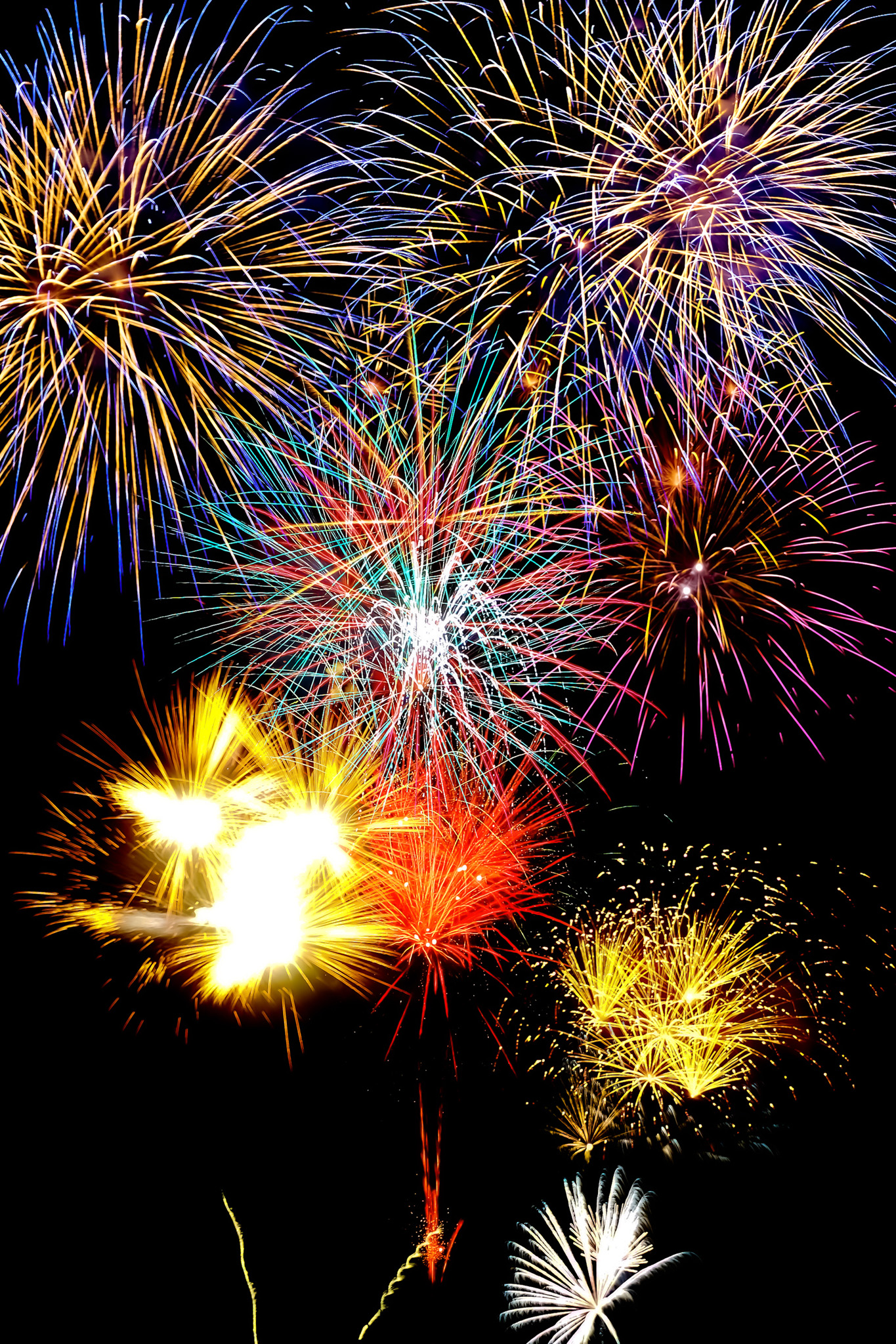 煌めく綺麗な花火と空 の画像 写真素材を無料ダウンロード 1 フリー素材 Beiz Images