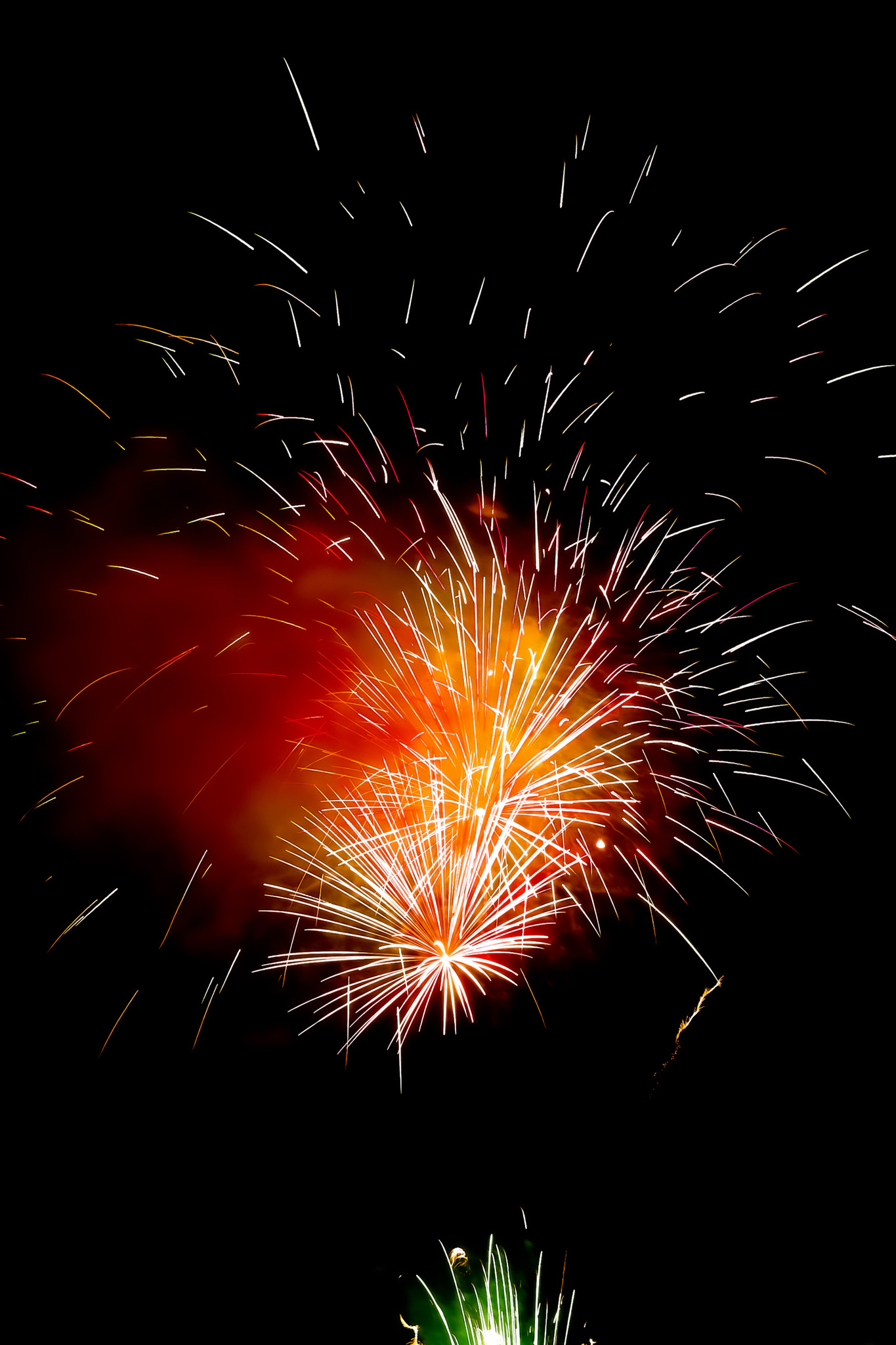 夏の夜空と綺麗な打上げ花火 の画像 写真素材を無料ダウンロード 1 フリー素材 Beiz Images