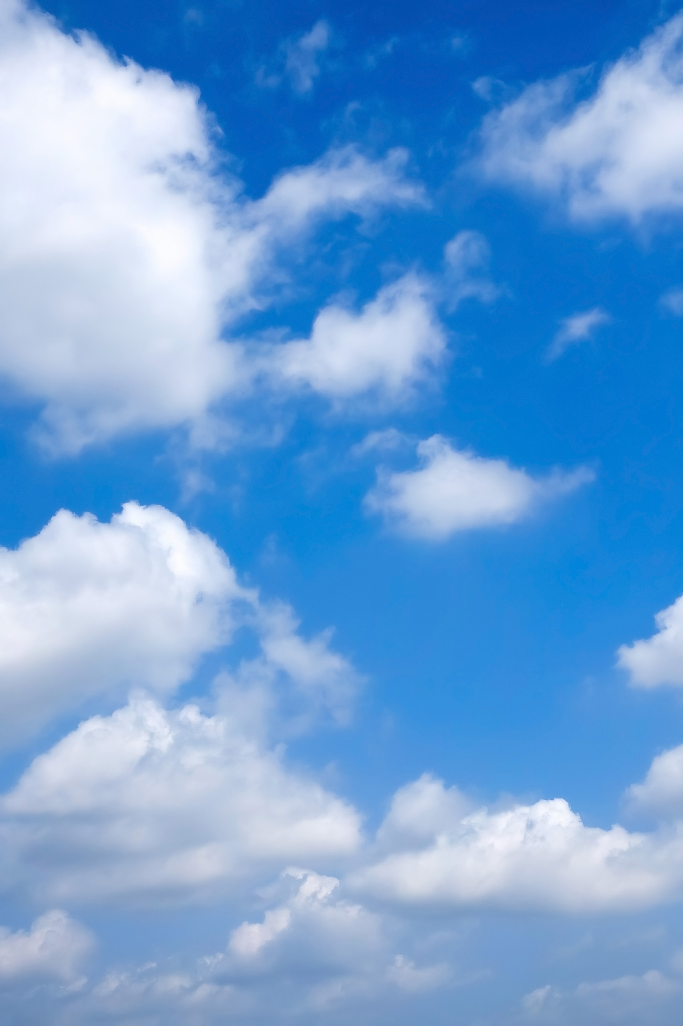 ゆっくりと流れる雲と青空 の画像 写真素材を無料ダウンロード 1 背景フリー素材 Beiz Images