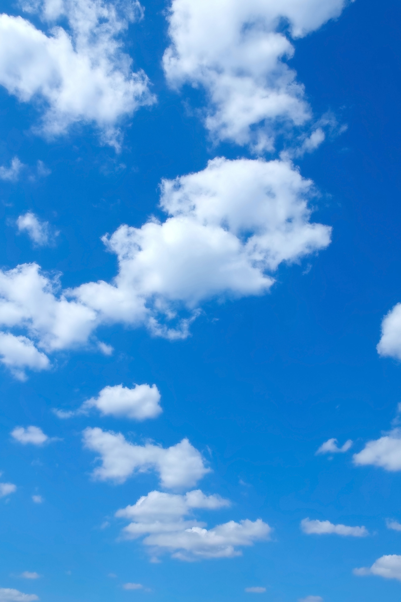 白い雲と抜けるような青空 の画像 写真素材を無料ダウンロード 1 背景フリー素材 Beiz Images