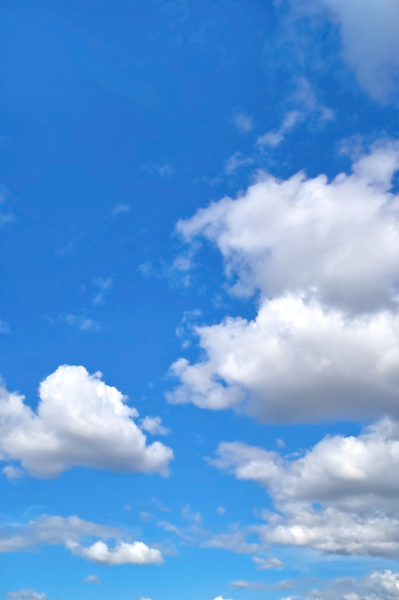 青空と雲がどこまでも続く の画像 写真素材を無料ダウンロード 1 背景フリー素材 Beiz Images