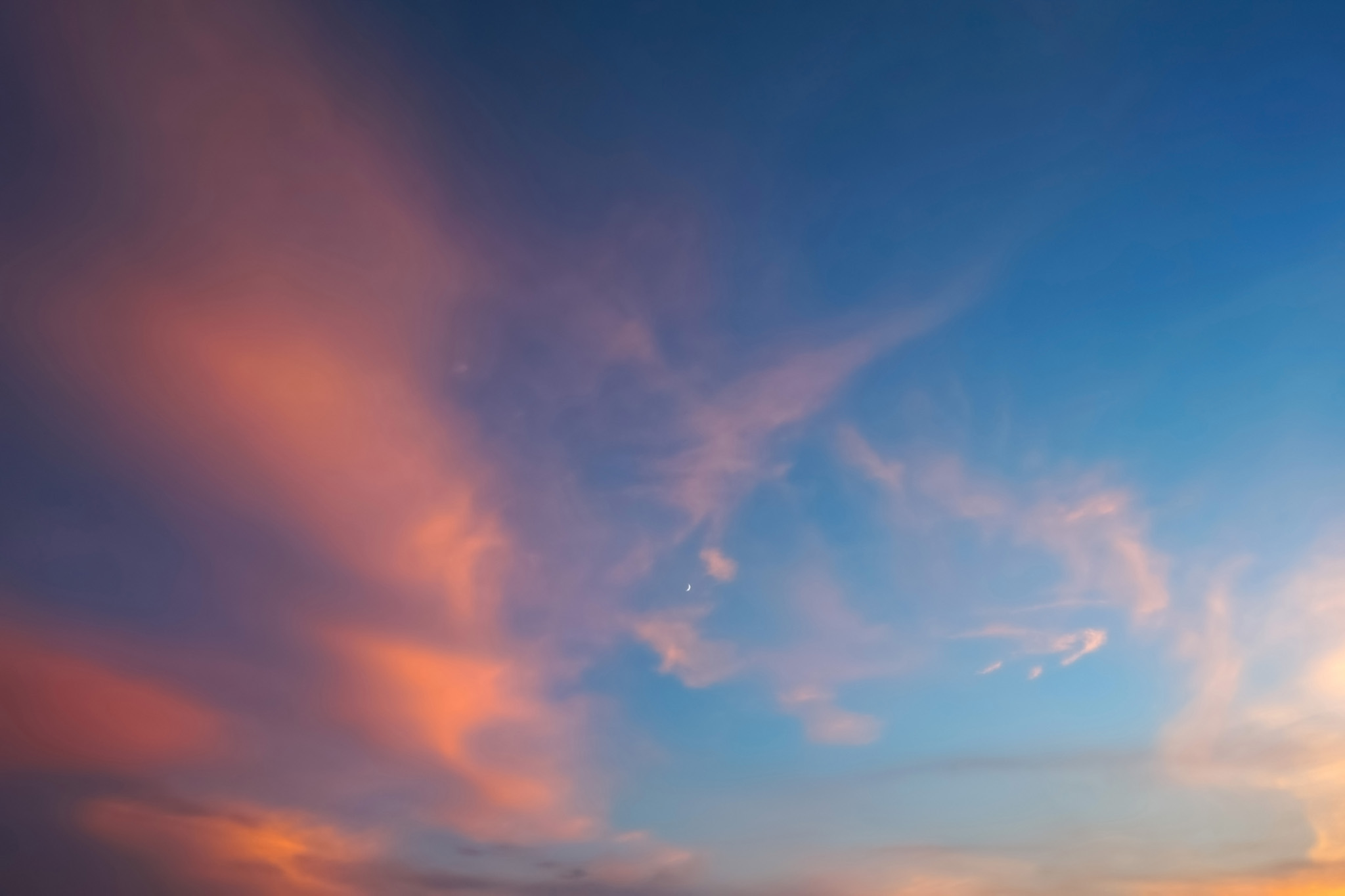 夕焼けが鮮やかな明るい空 の画像 写真素材を無料ダウンロード 1 背景フリー素材 Beiz Images