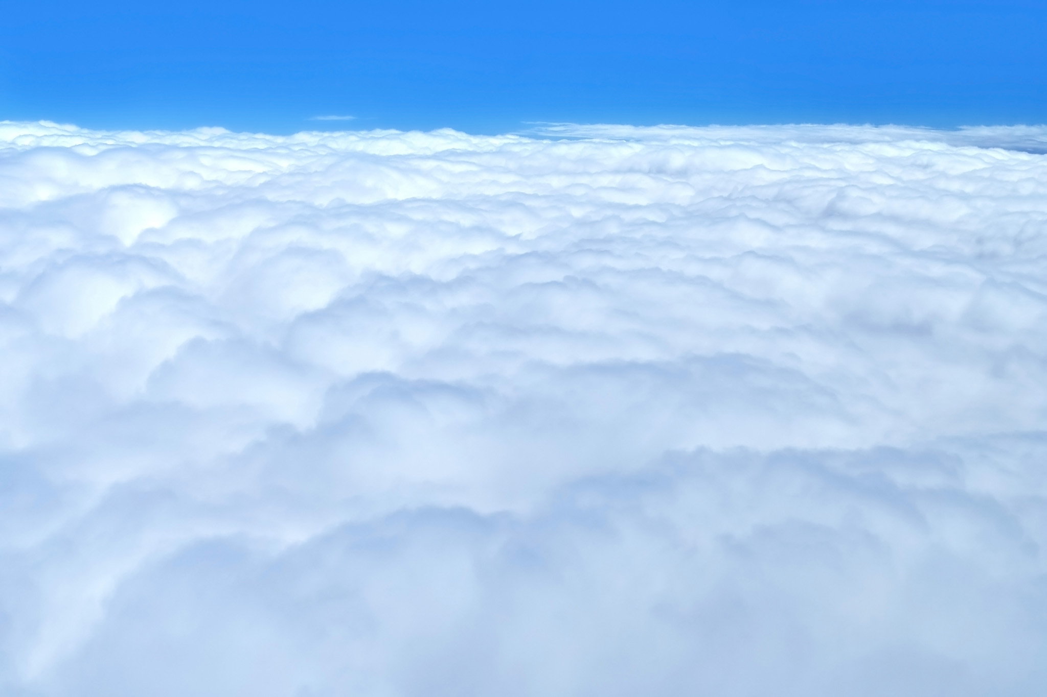 雲の上の透き通った青空 の画像 写真素材を無料ダウンロード 1 背景フリー素材 Beiz Images