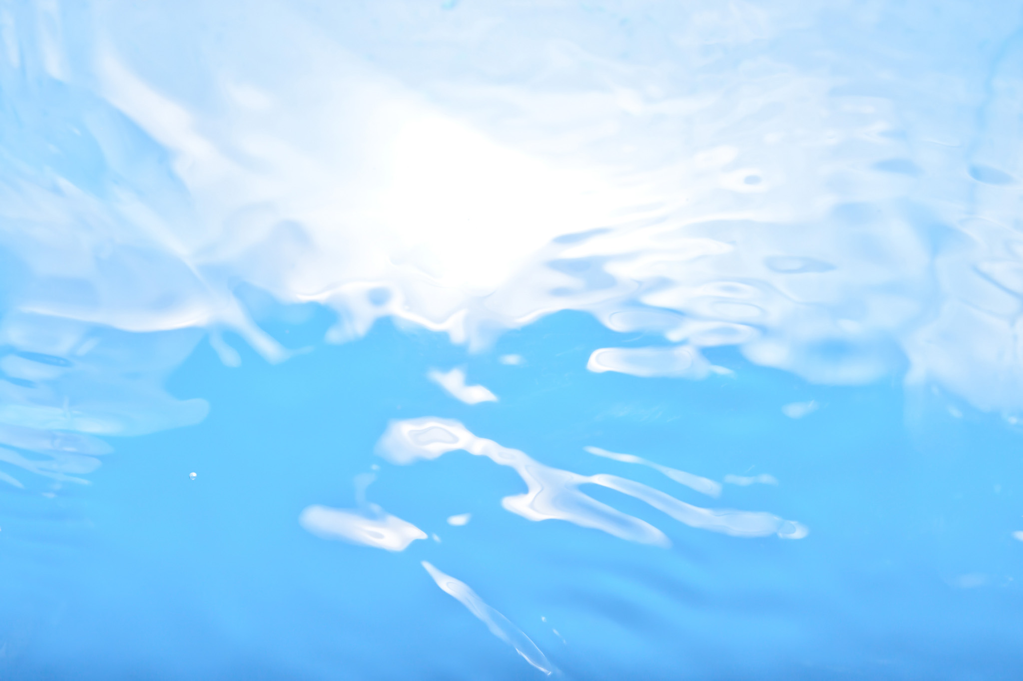 水と光のグラデーション の画像 写真素材を無料ダウンロード 1 フリー素材 Beiz Images