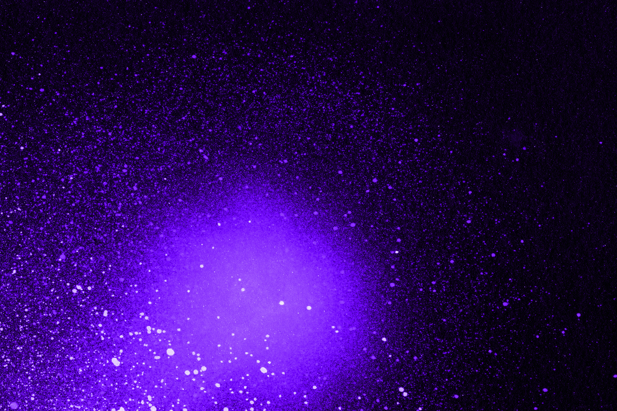 紫のスプレーテクスチャと黒背景 の画像 写真素材を無料ダウンロード 背景フリー素材 Beiz Images