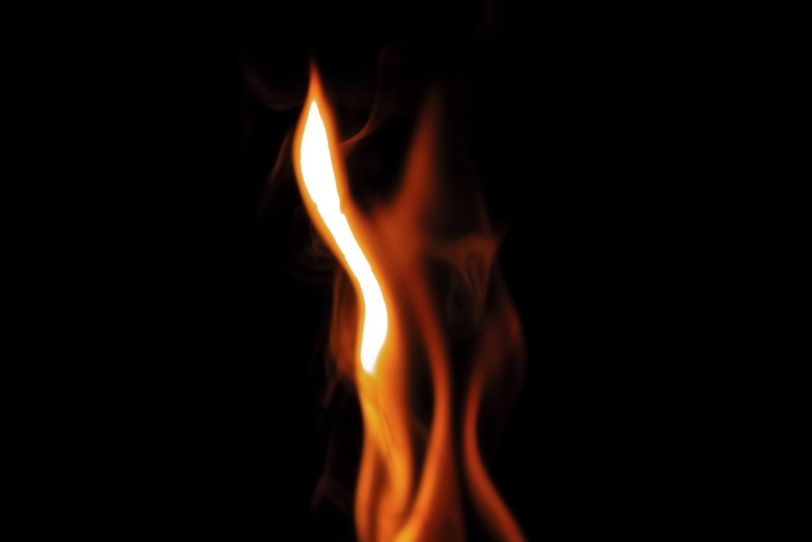 赤い火と炎の写真画像