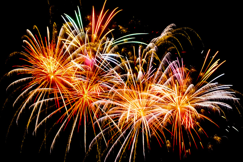 打ち上げ花火が夏の夜空を飾る の画像 写真素材を無料ダウンロード 1 フリー素材 Beiz Images