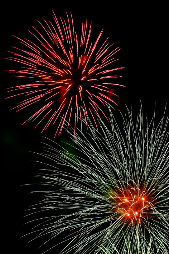 色鮮やかな打ち上げ花火の写真画像