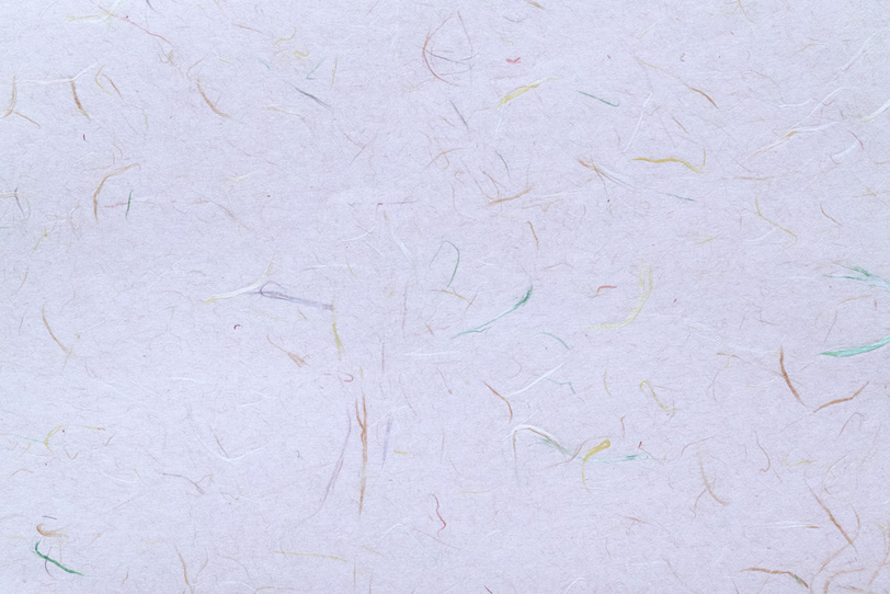 淡藤色の地紙に色付き楮の和紙の写真画像