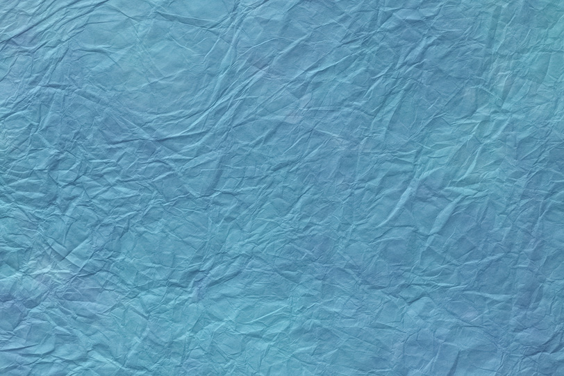 水の様な縹色の揉染め和紙の写真画像