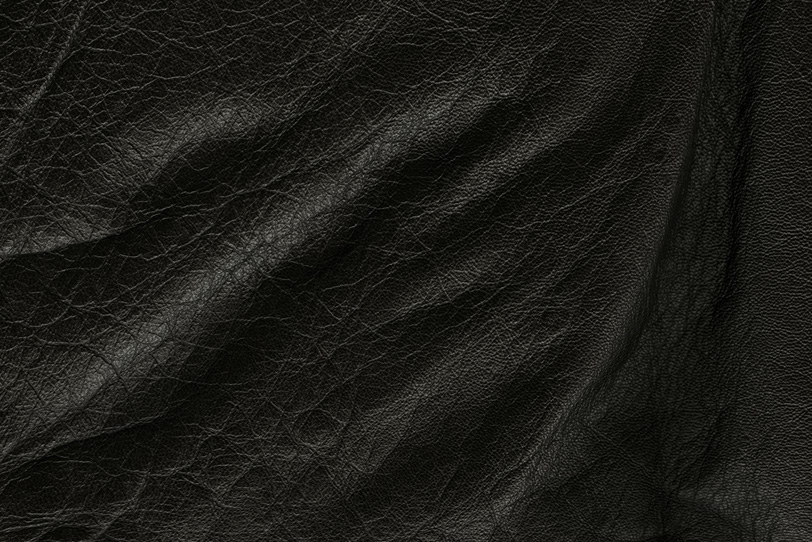 ドレープの様なたるみのある皮の素材の写真画像