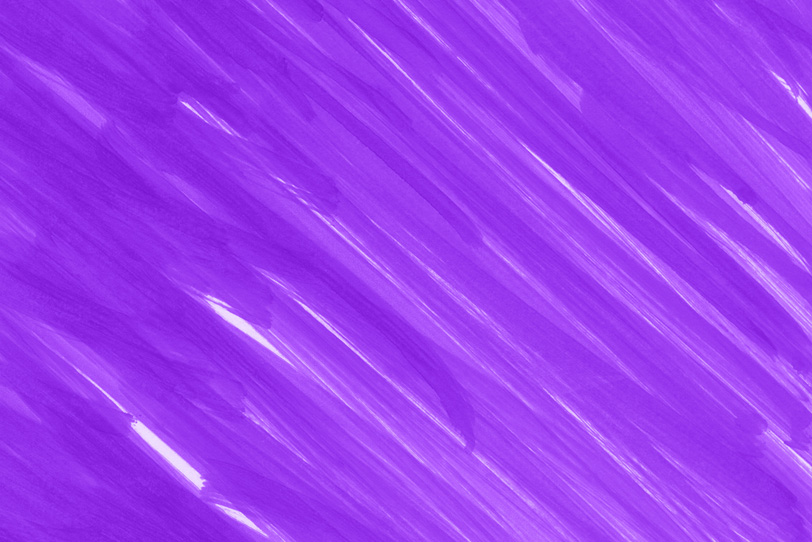紫の背景でクールな写真