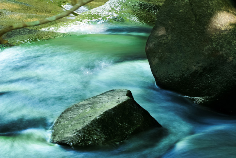 光が差し込む美しい川の流れ の画像 写真素材を無料ダウンロード 1 フリー素材 Beiz Images