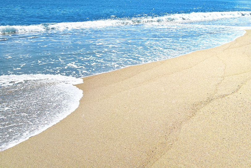 青い海と綺麗な砂浜の写真画像