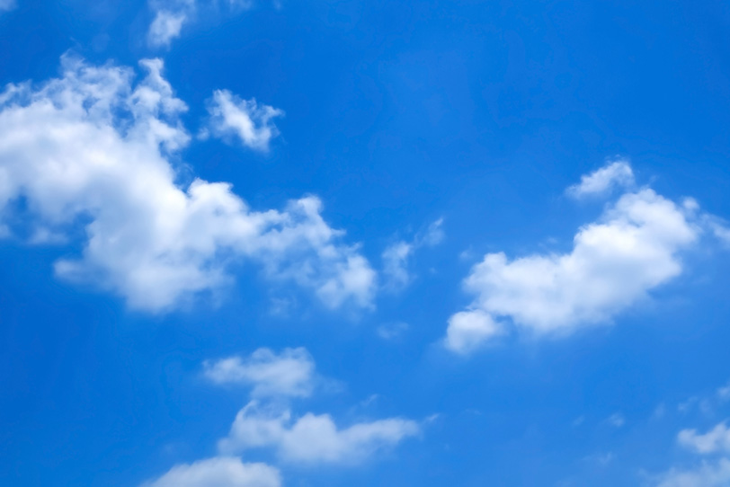 白い雲と抜けるような青空 の画像 写真素材を無料ダウンロード 1 背景フリー素材 Beiz Images