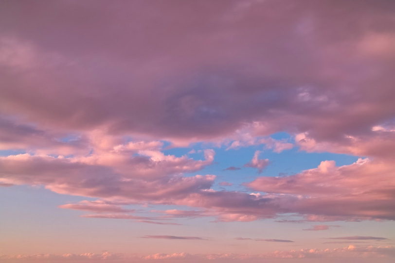 青空が残る夕焼けを瑞雲が覆う の画像 写真素材を無料ダウンロード 1 フリー素材 Beiz Images