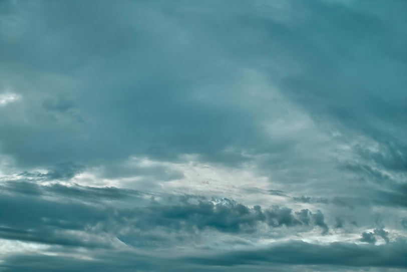 青みがかった雲が覆う空 の画像 写真素材を無料ダウンロード 1 フリー素材 Beiz Images