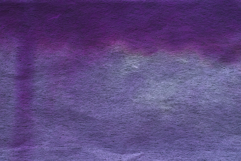 紫色の滲みのある和紙の写真画像
