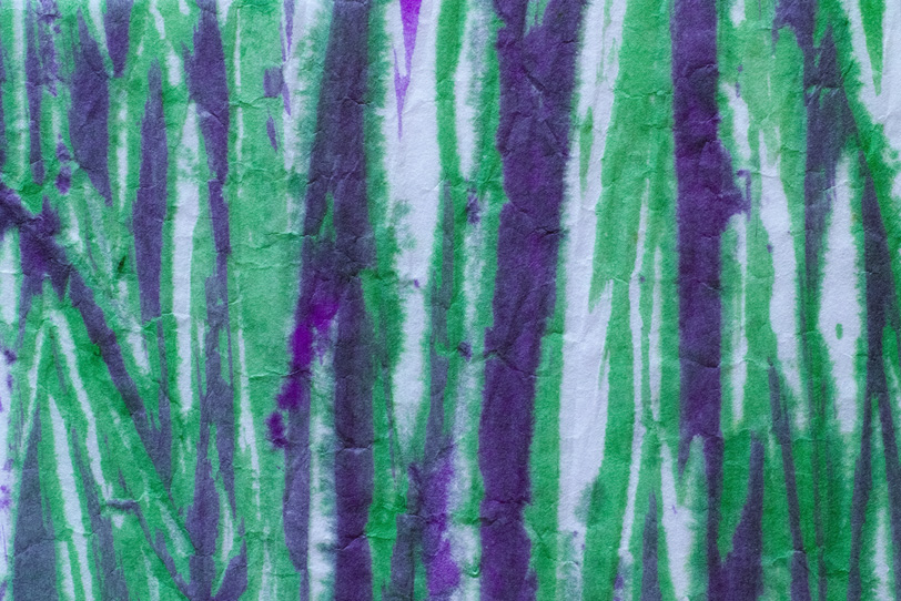 緑と紫の縞模様の和紙の写真画像