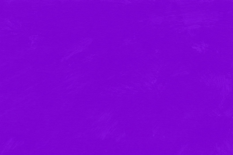 紫の絵具を筆塗りした背景壁紙