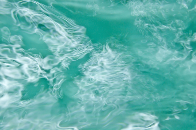 水の流れの写真画像