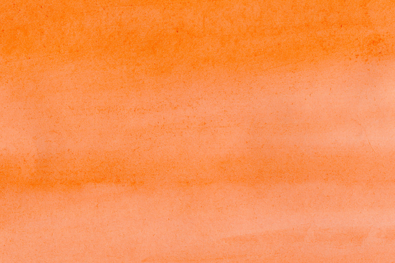 薄く塗ったキャロットオレンジの写真画像