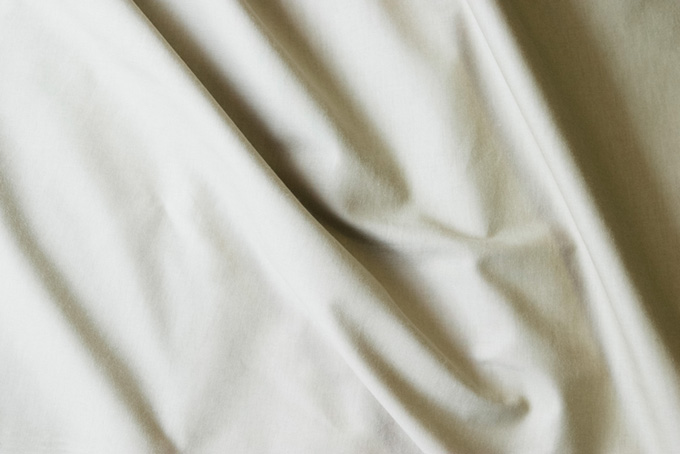 オーガニックな雰囲気の白い布（布 テクスチャの背景フリー画像）