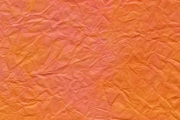 皺が入った橙色の揉染め和紙（オレンジ 和紙 綺麗）