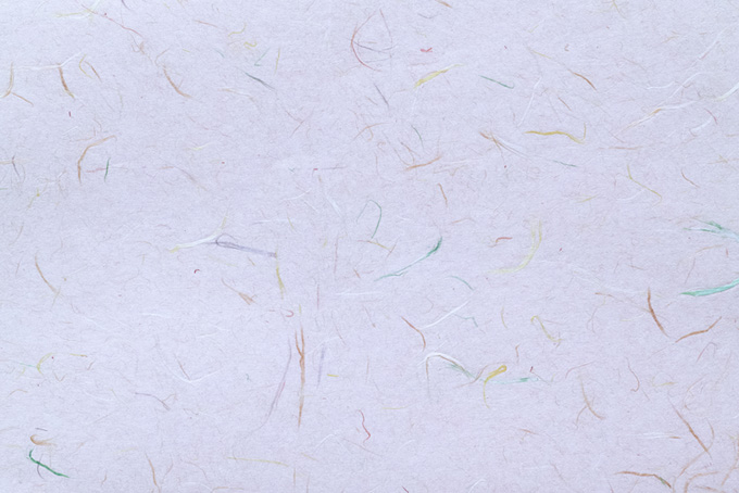 淡藤色の地紙に色付き楮の和紙（和紙 淡色の背景フリー画像）