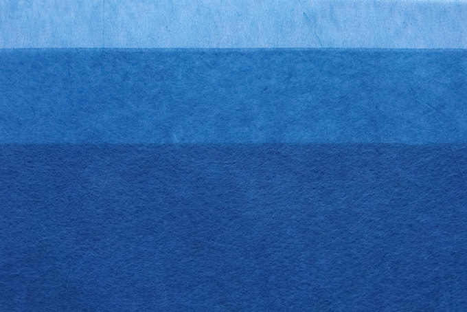 紺青水色の極薄染和紙のテクスチャ（和紙 和風の背景フリー画像）