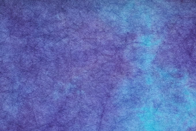紫と青の斑模様の染和紙（和紙 紫色の背景フリー画像）