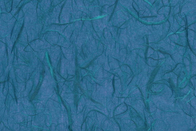 青藍色の緑筋が入った和紙のテクスチャ背景（和紙 青色の背景フリー画像）