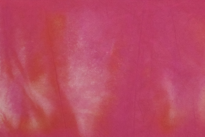 中紅色が滲む暈染和紙（グラデーション 和紙の背景フリー画像）