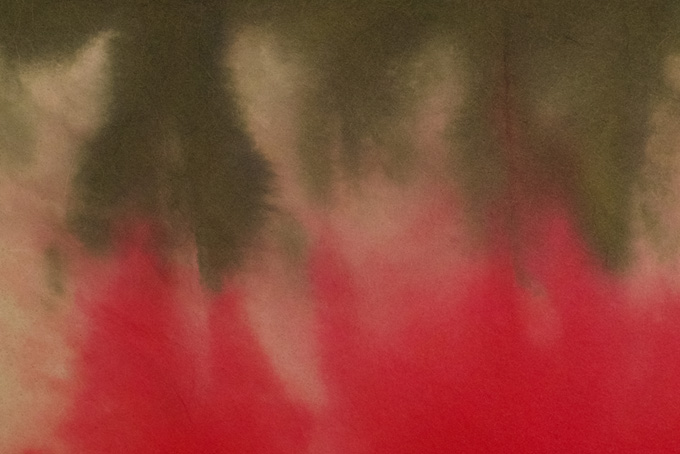 黒緑色と紅赤色が滲む暈染和紙（グラデーション 和紙 おしゃれの背景フリー画像）