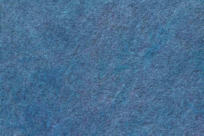 深みのある青藍色和紙（和紙 無地の背景フリー画像）