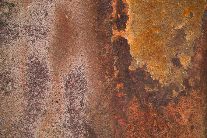 茶色いサビだらけの鉄板のテクスチャ（金属 背景のフリー画像）