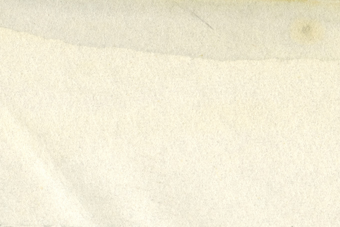 薄く滲んだシミのある紙（テクスチャ 素材の背景フリー画像）