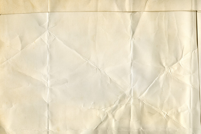 古い紙の折れ目や皺のテクスチャ（紙 素材の背景フリー画像）