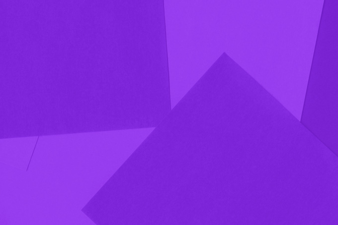紫のシンプルなフリー画像（シンプル かっこいい 紫の背景フリー画像）