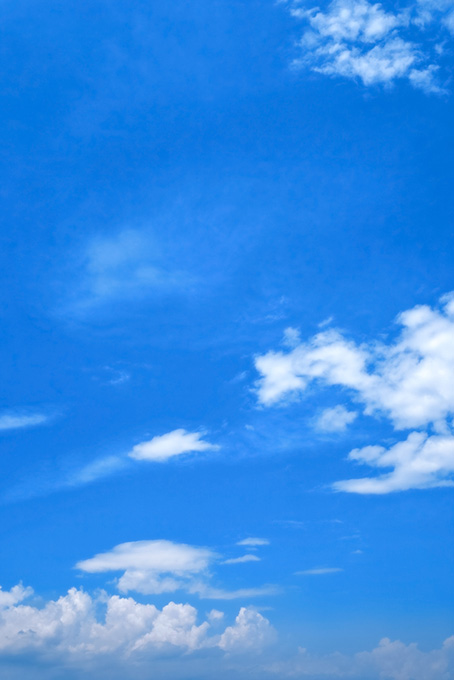 壮大な空の下の積乱雲（雲 青空の背景フリー画像）