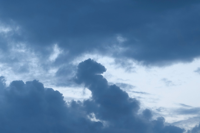 背景 雲（背景フリー画像）