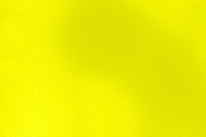 スプレーしたクールな黄色の背景（スプレー 黄色の背景フリー画像）