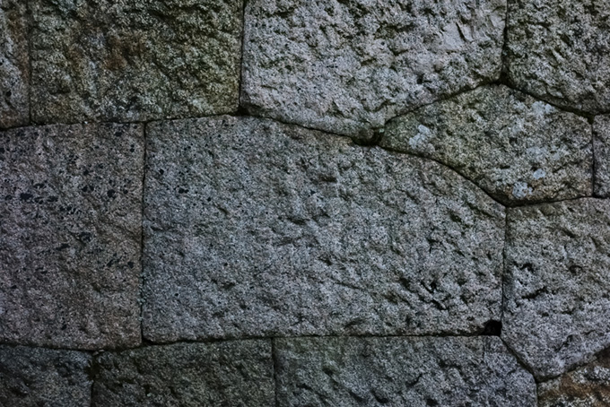 重厚な石壁のテクスチャー(背景 石壁 画像のフリー画像)