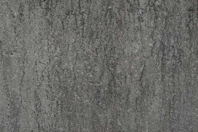雨ジミのあるコンクリート（壁 テクスチャの背景フリー画像）