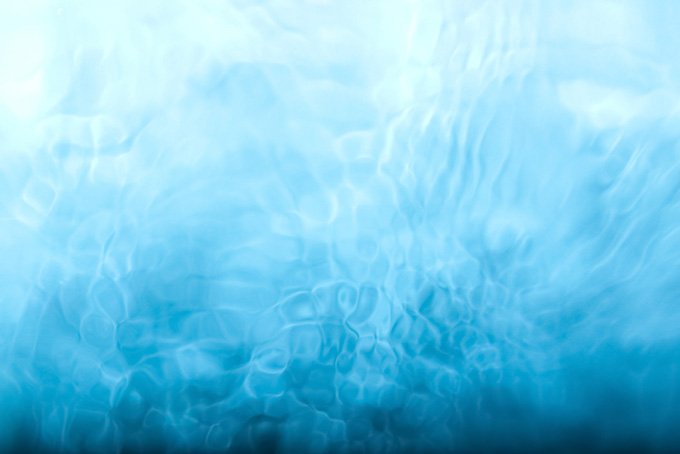 青く透き通った水のイメージ素材（背景 水 画像の背景フリー画像）