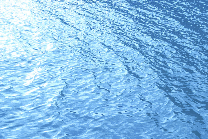 穏やかな波とキラキラと光る水の画像（背景 水 画像の背景フリー画像）