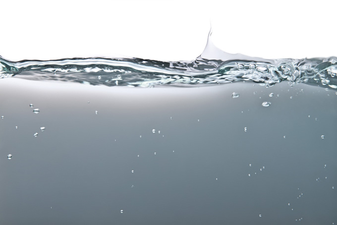 水中の泡と水面（水 テクスチャの背景フリー画像）