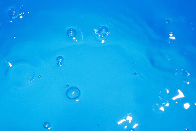 綺麗な青い水（水 画像の背景フリー画像）