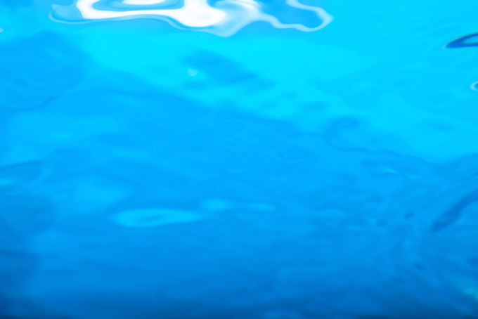 綺麗な青い水（水 画像の背景フリー画像）