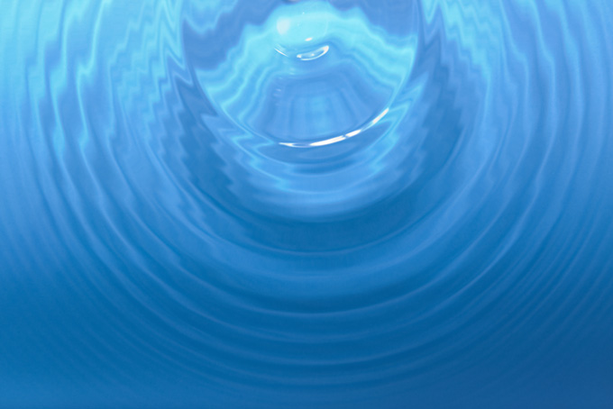 水・泡・波紋（水の背景フリー画像）